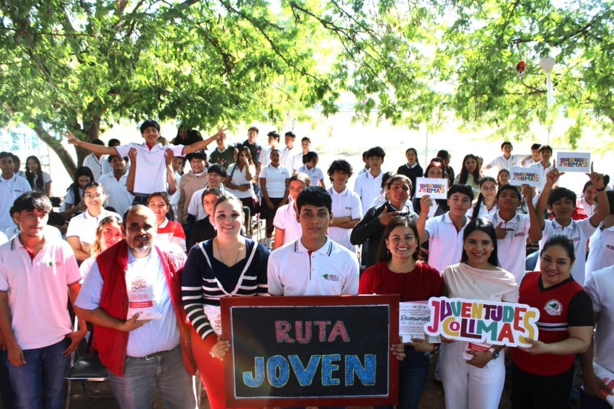Gobierno de Colima lleva programa 'Ruta Joven' a estudiantes de Coalatilla en Armería