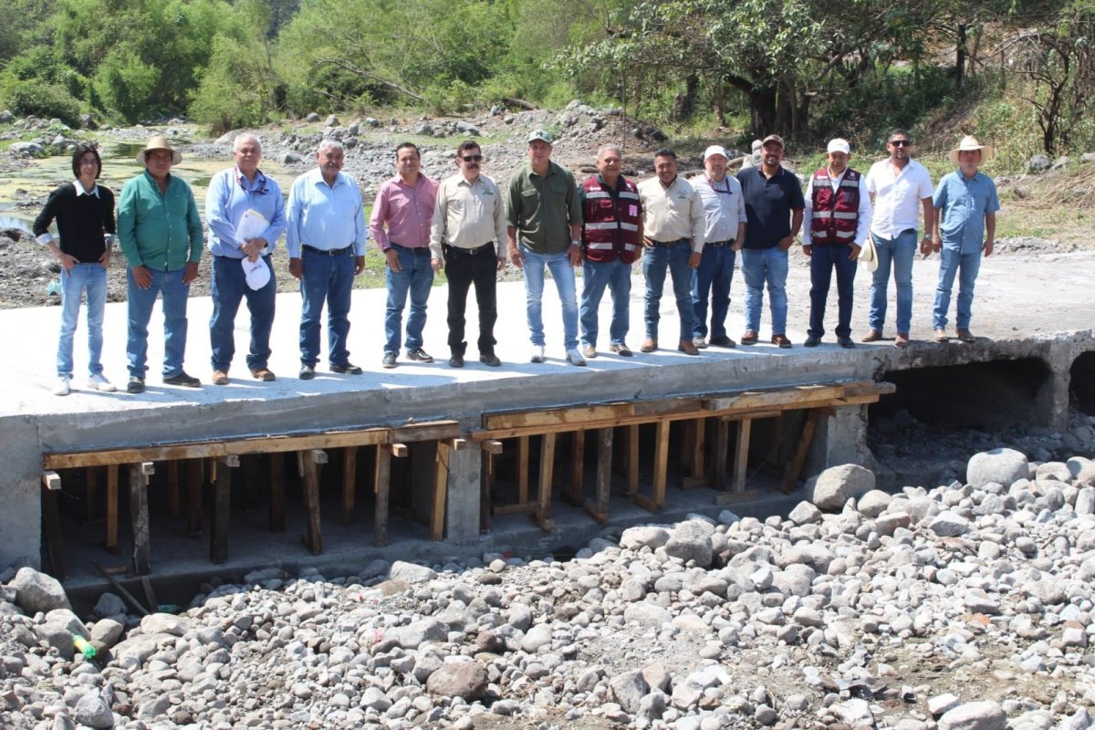 Gobierno de Colima y Conagua rehabilitan estructura de cruce en canal principal Peñitas