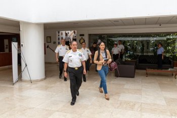 Gobernadora de Colima expone balance y prospectiva del estado en Centro de Estudios Navales