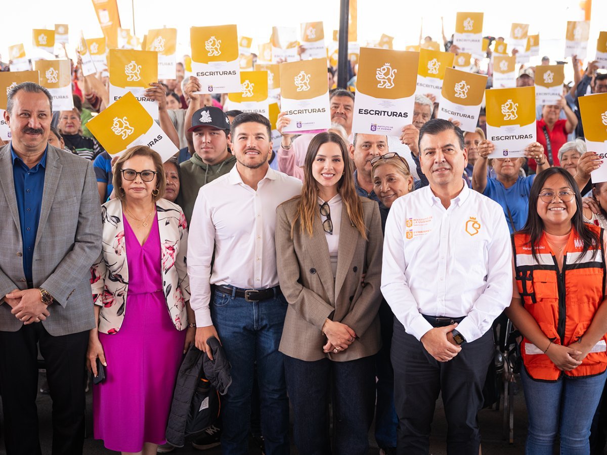 Gobierno de Nuevo Le&oacute;n entrega 345 escrituras y destaca r&eacute;cord en regularizaci&oacute;n de vivienda