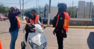 Polic&iacute;a Estatal implementa operativo 'Casco Seguro' en Acapulco para reforzar seguridad vial