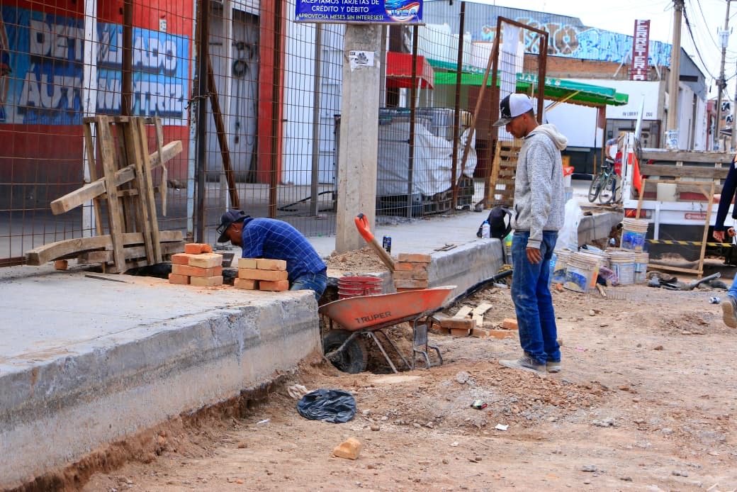 Gobierno Municipal de Villa de Pozos fortalece infraestructura vial con rehabilitaci&oacute;n integral en Camino a la Libertad