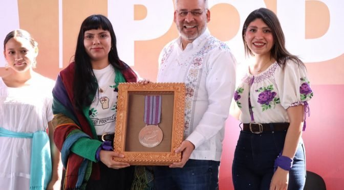 Jennifer L&oacute;pez Chac&oacute;n recibe la Presea Er&eacute;ndira 2026 por su labor en divulgaci&oacute;n cient&iacute;fica y equidad de g&eacute;nero