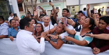 Gobernador Javier May Rodríguez recorre Primer Festival de la Piña 2026 en Huimanguillo