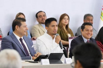 Gobierno de Puebla otorga beca y reconocimiento al boxeador Emmanuel 'El Tigre' Arellano