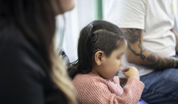 IMSS activa implante coclear en niña de 4 años tras diagnóstico integral en UMAE Pediátrica