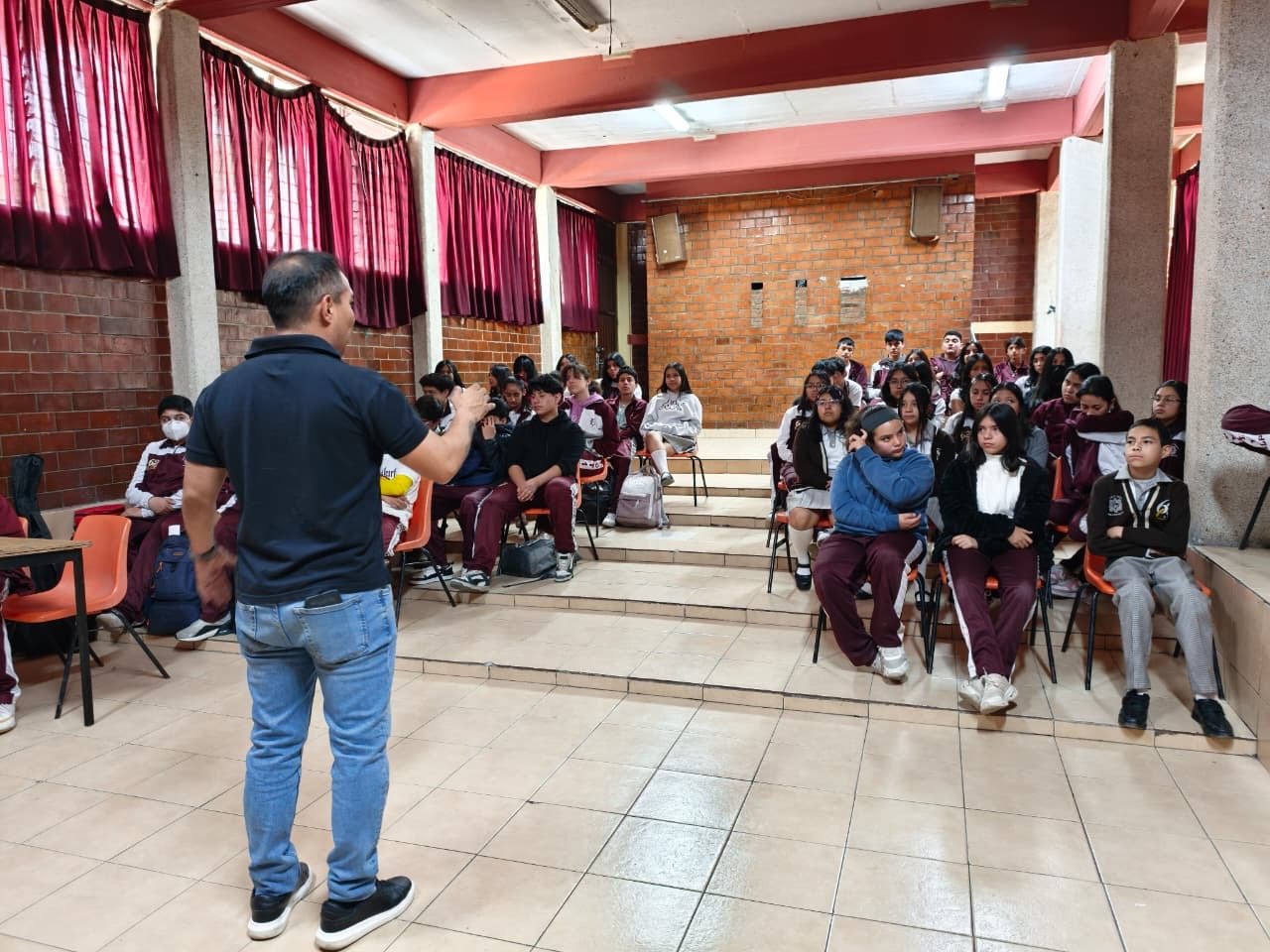 J&oacute;venes N&oacute;madas lleva pl&aacute;ticas de prevenci&oacute;n a estudiantes de nivel b&aacute;sico y medio superior en SLP