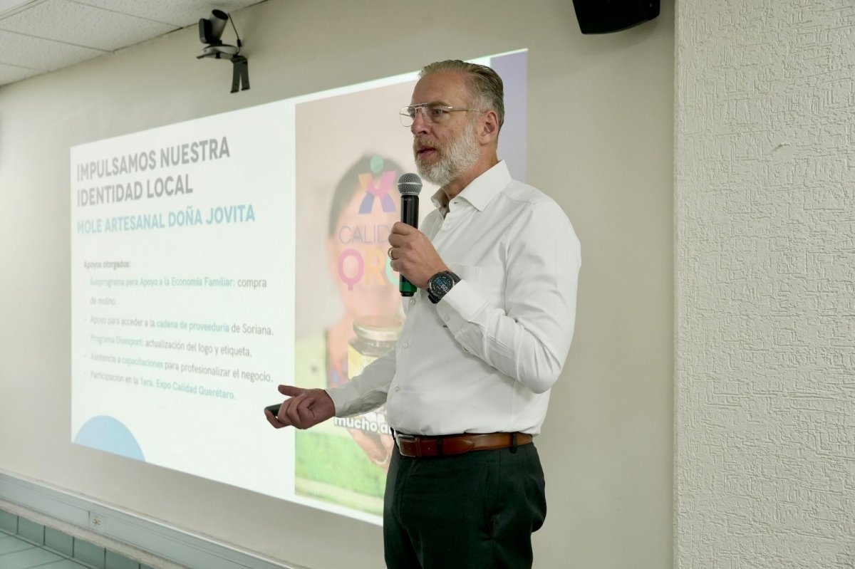 SEDESU presenta programas de apoyo a comerciantes del Centro Hist&oacute;rico de Quer&eacute;taro