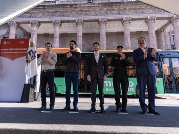 Gobernador entrega 60 unidades sustentables para transporte público en Nuevo León