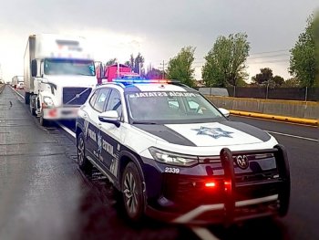 Policía Estatal recupera tractocamión robado en autopista México-Puebla y brinda resguardo al chofer