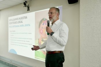 SEDESU presenta programas de apoyo a comerciantes del Centro Histórico de Querétaro