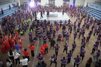 CODE cierra Foro Mujer Movimiento con activación masiva de zumba en León