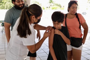 Instalan macrocentro de vacunación en Villa de Álvarez, Colima, para ampliar cobertura de inmunización