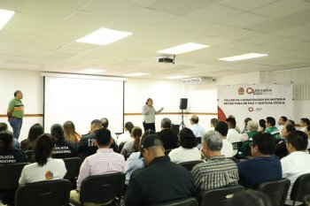Cristina Torres imparte taller para brigadas de paz en Quintana Roo