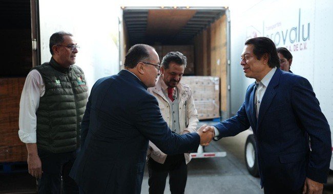 IMSS y SEP reciben donaci&oacute;n de 4 millones de cepillos dentales para ni&ntilde;ez en zonas apartadas