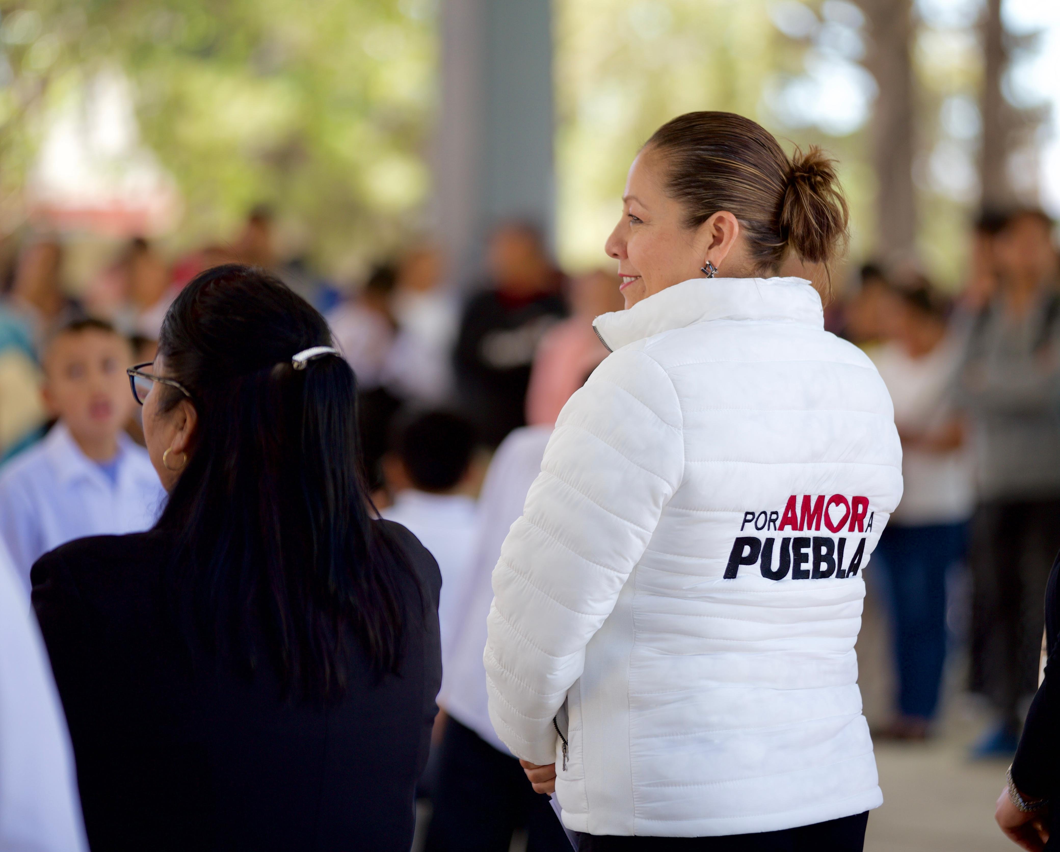 Secretar&iacute;a de Bienestar entrega 148 lentes a estudiantes de primaria en junta auxiliar de Puebla
