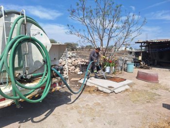 Villa de Pozos implementa reparto emergente de 700 mil litros diarios de agua ante desabasto