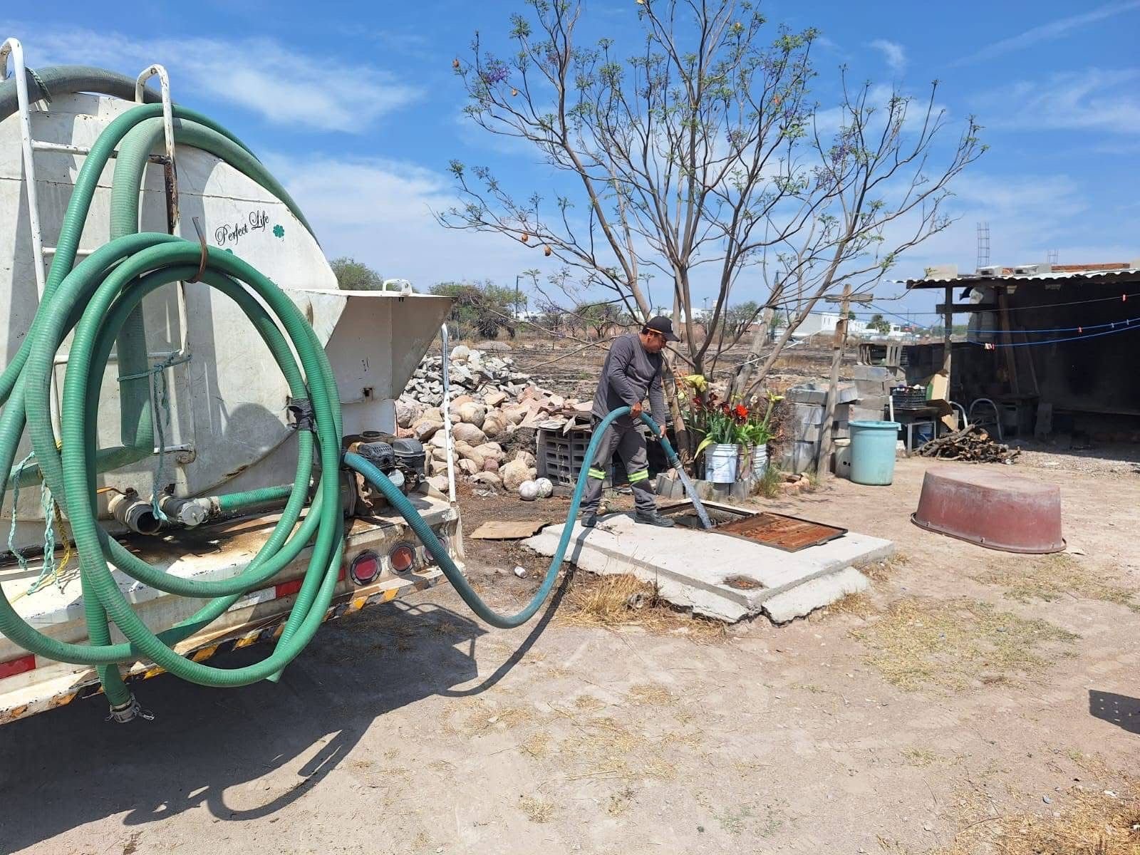 Villa de Pozos implementa reparto emergente de 700 mil litros diarios de agua ante desabasto