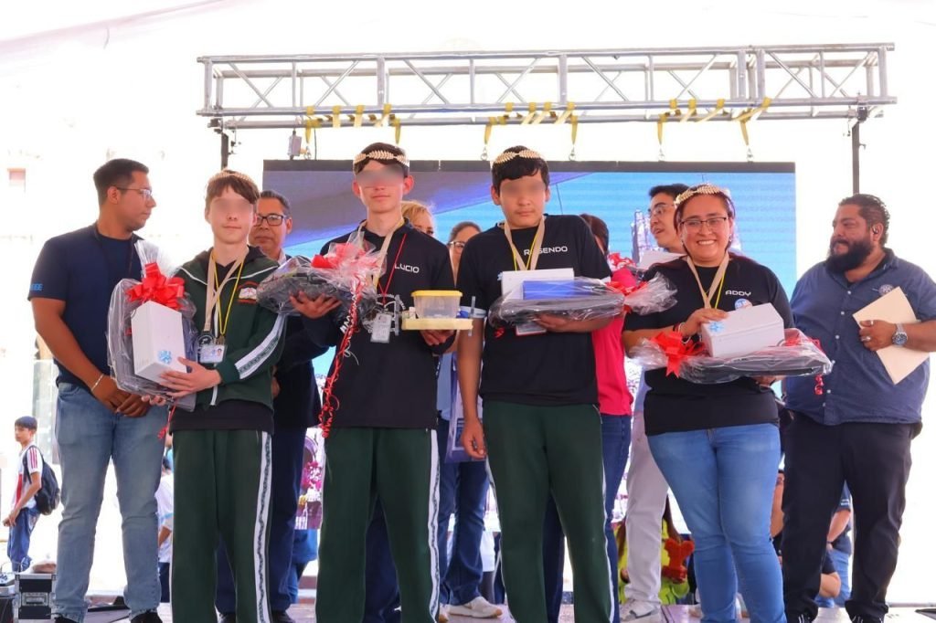 Yuriria acoge innovador torneo de rob&oacute;tica educativa 'F1 H2O Racing' con lanchas sobre agua