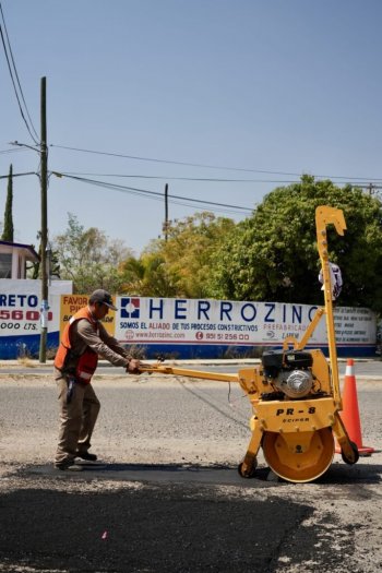 Gobierno de Oaxaca repara 812 baches en 42 vialidades de la zona metropolitana