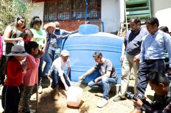 DIF Estatal Guanajuato instala sistemas de captación de agua de lluvia en escuela de Llanos de la Fragua