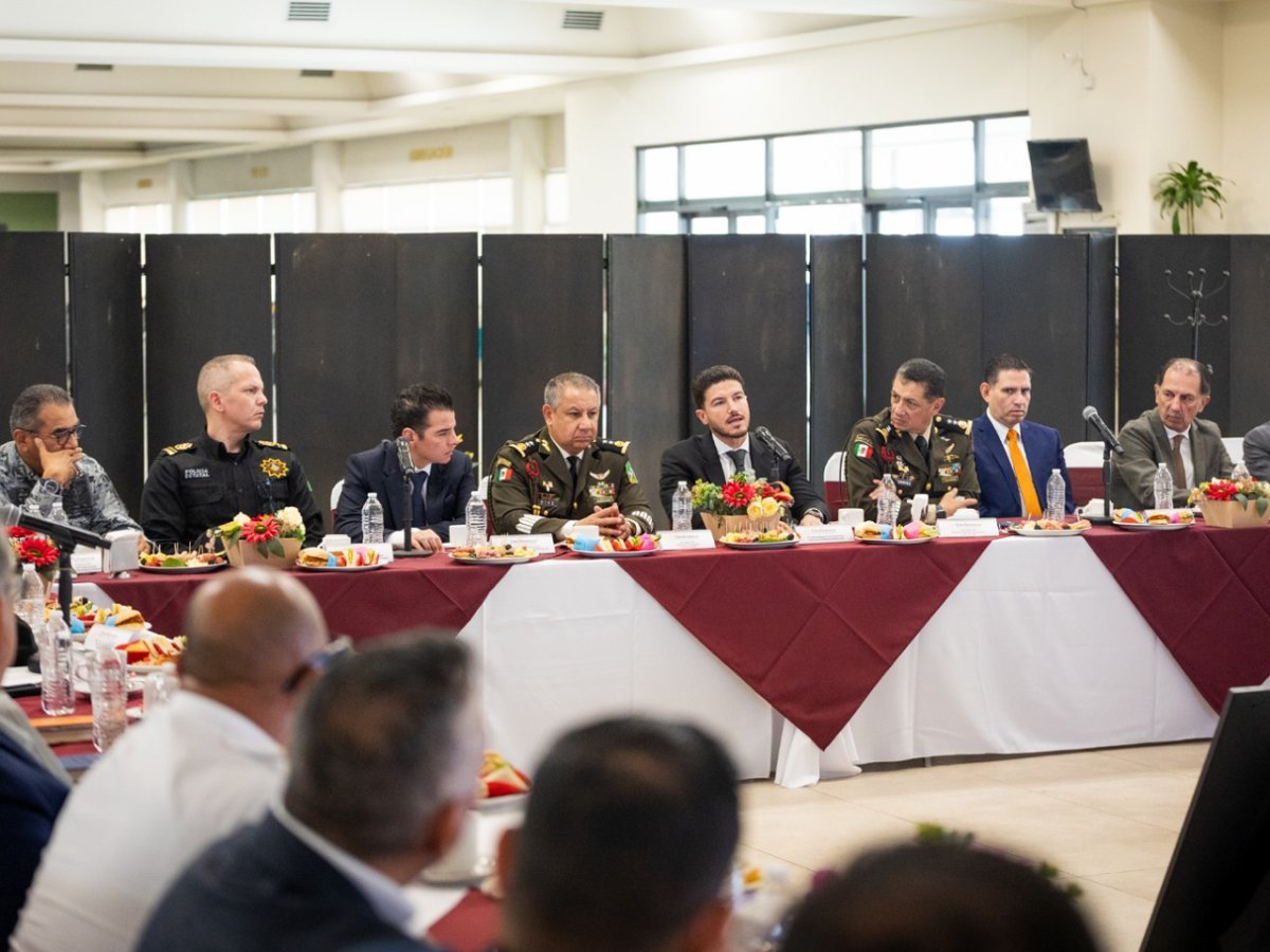 Gobernador de Nuevo Le&oacute;n destaca saldo blanco en seguridad durante partidos de repechaje mundialista