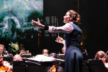 Alondra de la Parra enciende la Plaza de Armas con noche sinfónica en el 40 Festival Cultural Zacatecas