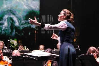 Alondra de la Parra enciende la Plaza de Armas con noche sinfónica en el 40 Festival Cultural Zacatecas