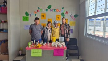 Alumnos del CAM Coroneo elaboran ungüentos medicinales para fortalecer autonomía y habilidades