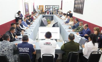 Gobernador de Puebla encabeza Mesa Regional de Construcción de Paz con alcaldes para fortalecer seguridad