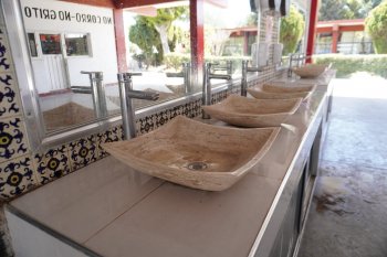 Gobierno de Puebla dignifica módulo de sanitarios en secundaria de San Miguel Zacaola con inversión de 424 mil pesos