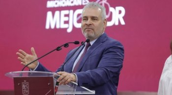 Gobernador de Michoacán propone juzgar como adultos a adolescentes que cometan delitos graves con violencia