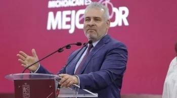 Gobernador de Michoacán propone juzgar como adultos a adolescentes que cometan delitos graves con violencia