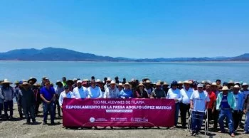 Gobierno de Michoacán siembra 150 mil crías de tilapia en presa de Churumuco para fortalecer sector pesquero