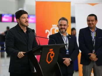 Samuel García inaugura ruta directa Monterrey-París de Aeroméxico; suma 64 vuelos directos desde NL