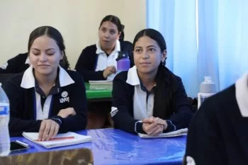 Entregan Laboratorios Móviles de Ciencias para Telebachilleratos Comunitarios en Guanajuato