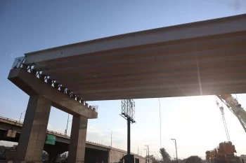 Restricciones viales este martes en claro 5 del puente Valle de los Fantasmas por instalación de trabes