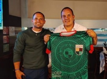 Cuauhtémoc Blanco y figuras del deporte y medios se suman a la fiesta mundialista en Puebla