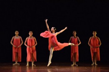 Folkloristas Unidos celebra 10 años con función especial y entrega de presea en Teatro Hidalgo