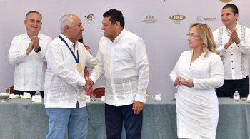 Gobernador Javier May afirma fin de la corrupción en Tabasco durante Jornada de Atención en Comalcalco