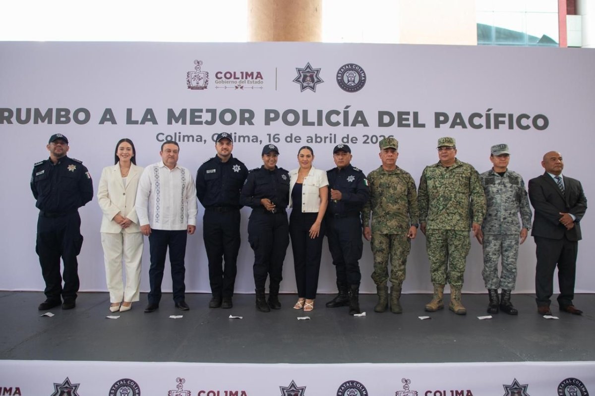 Gobierno de Colima fortalece seguridad con entrega de 70 patrullas y 575 ascensos policiales