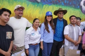 Develan primer mural 'Grafigol' en León como parte del programa 'Mi Equipo es Guanajuato'