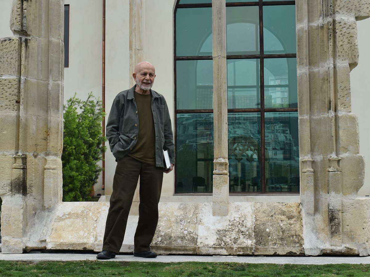 Poesía en La Milarca presenta lectura del poeta argentino Hugo Mujica