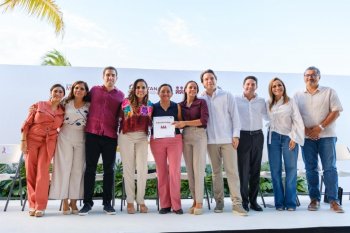 Entregan 503 escrituras en Cancún en la mayor regularización de tenencia de la tierra