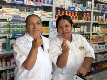 Farmacias ISSEG lanza promociones de leche y pañal con rifa de silla de auto