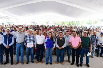Gobernadora Tere Jiménez entrega apoyos agrícolas y alimentarios en municipios de Aguascalientes