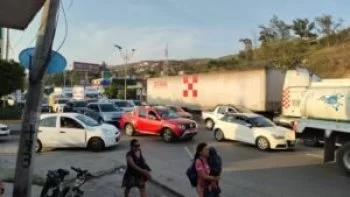 Liberan circulación en bulevar Vicente Guerrero a la altura del Parador del Marqués