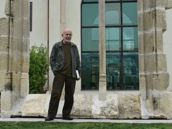 Poesía en La Milarca presenta lectura del poeta argentino Hugo Mujica