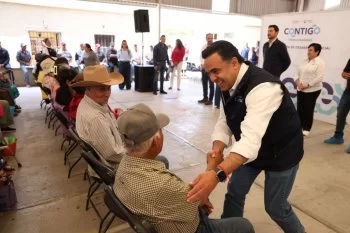 Entregan apoyos alimentarios y servicios de salud en comunidad de Tequisquiapan