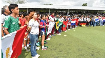 Gobernador de Tabasco inaugura 'El Mundial va a tu Escuela' en Villahermosa